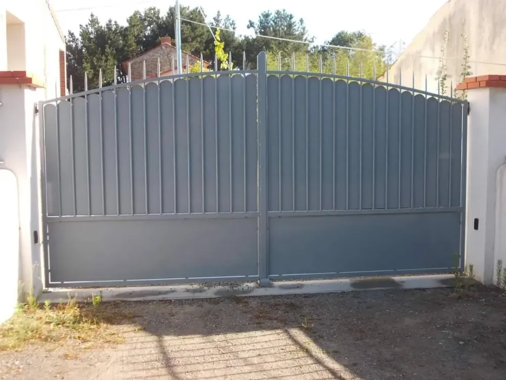 portail-acier-moderne.jpg